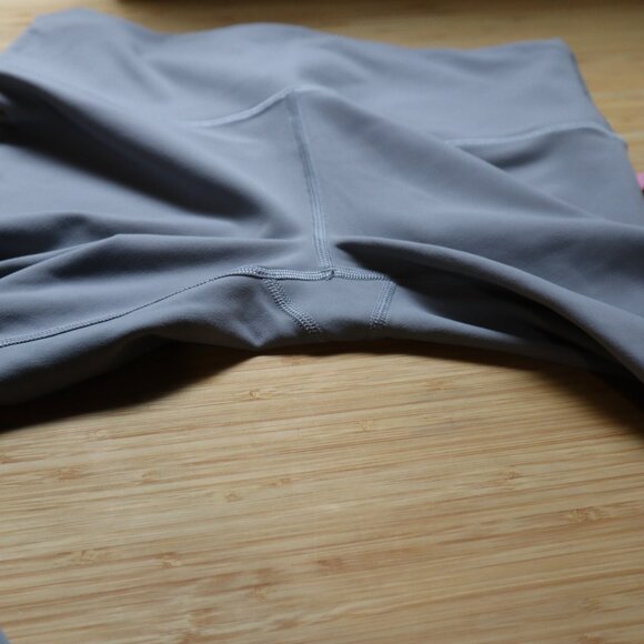 Lululemon Wunderunder Gray Size 8 25" - Picture 6 of 7